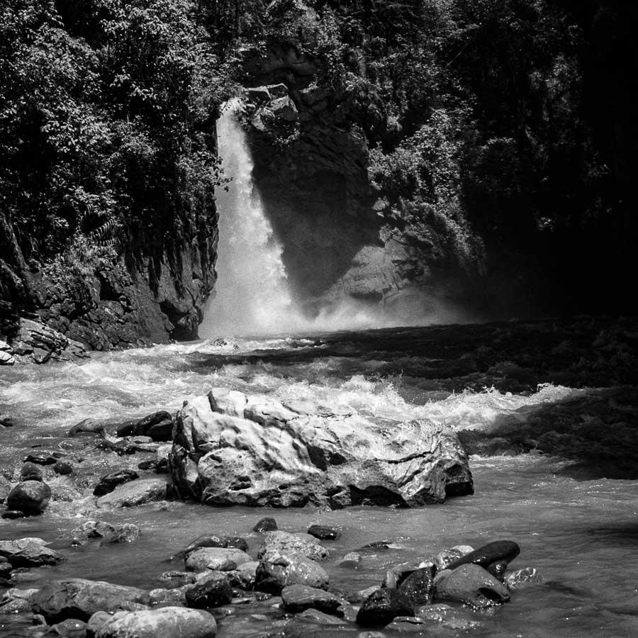 Chute d'eau dans la province de Simbu en Papouasie-Nouvelle-Guinée - Christophe MOEC
