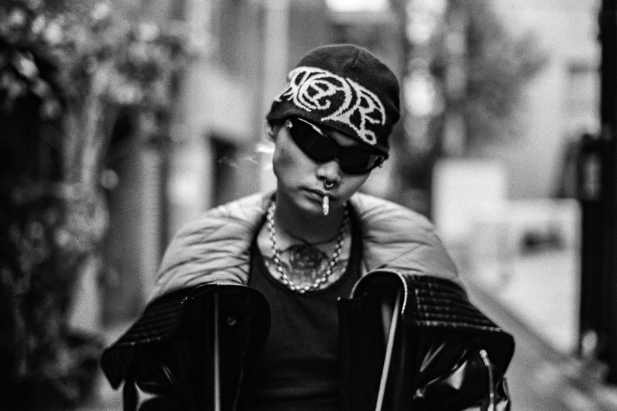 Homme au style hardcore à Minato City à Tokyo au Japon - Christophe MOEC